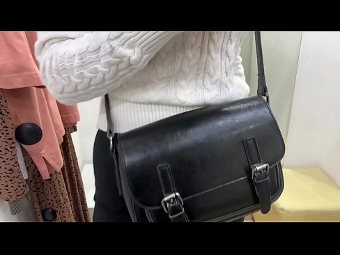 ❤️ Melancap awam perempuan jalang FeralBerry dengan dildo di dalam bilik pemasangan Lucah di lucah ms.xxxifuck.ru